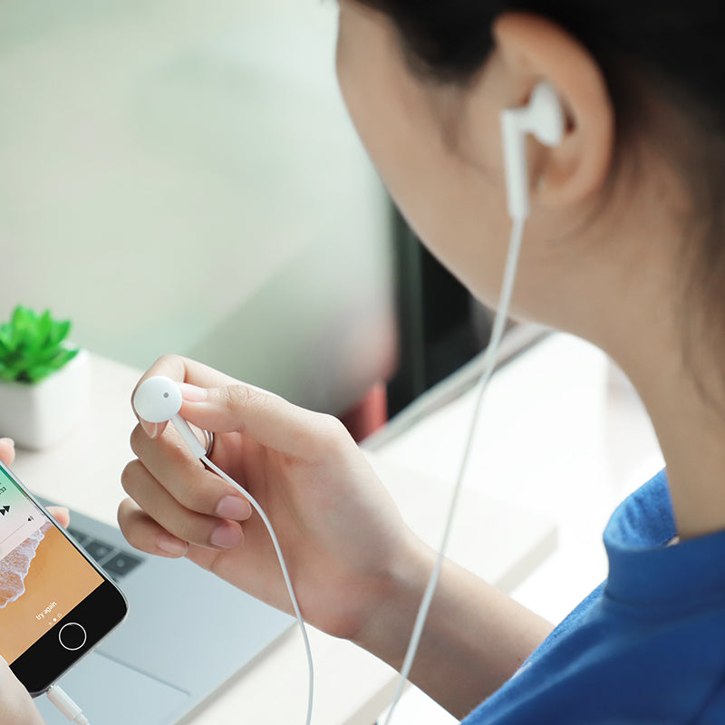 Hoco. M53 Auriculares Con Cableado De Sonido Exquisito Con Micrófono